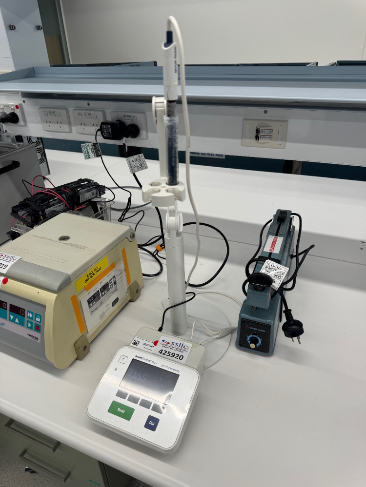 Image of Mettler Toledo SevenCompact Duo pH/Conductivity Meter